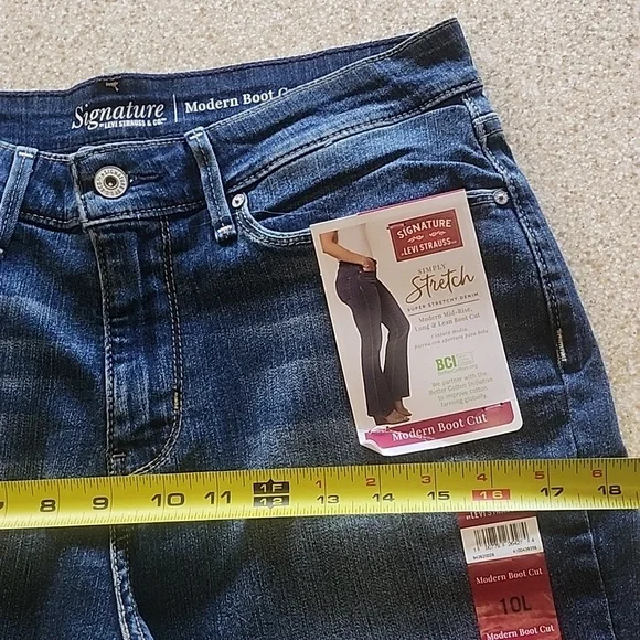 NWT Signature Levi Modern Boot Cut Simply Stretch Size 10L - Picture 4 of 11
